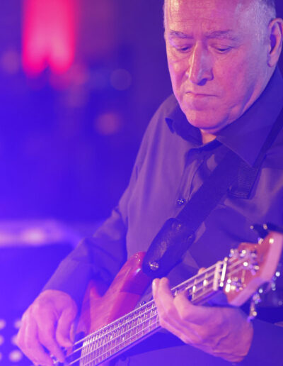 Bassista durante un’esibizione live della stagione 2023/24 di ArteMusica Piacenza