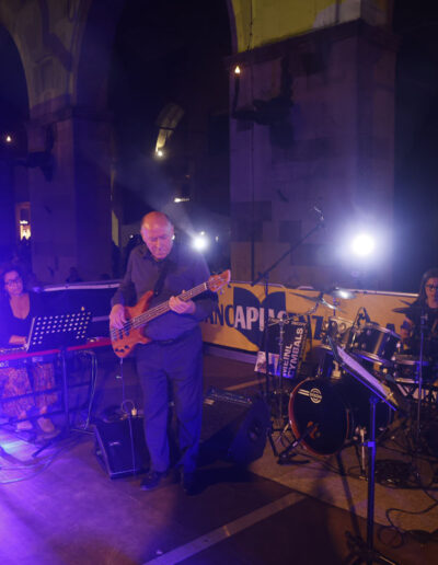 Ensemble di musicisti in concerto serale durante la stagione 2023/24 di ArteMusica Piacenza