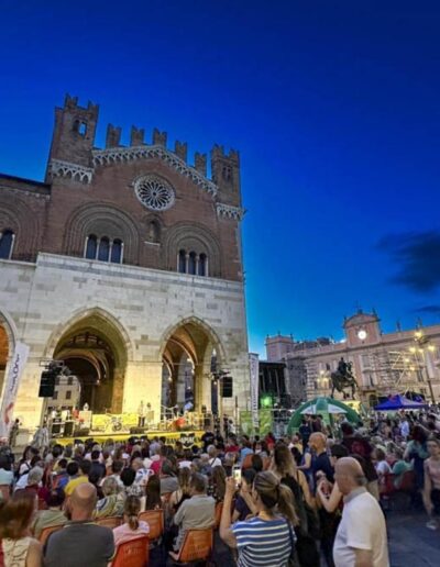 concerto-piazza-piacenza-festival-musica-live-serale.jpg